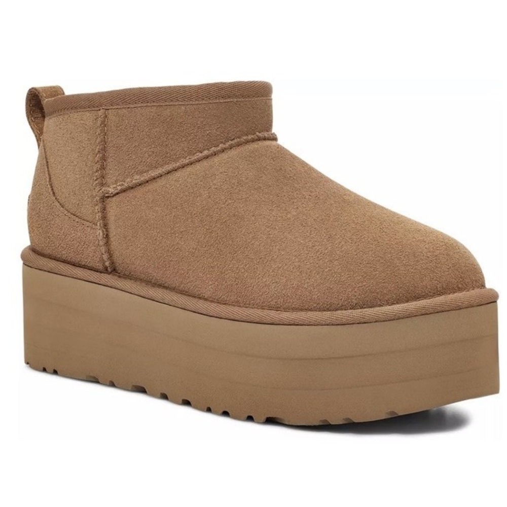 ugg Woman's Classic Ultra mini platform boots size 8